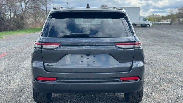 2023 Jeep Grand Cherokee Laredo X