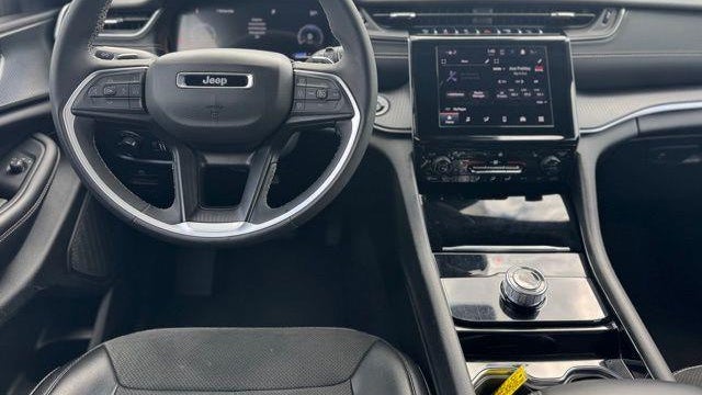 2023 Jeep Grand Cherokee Laredo X