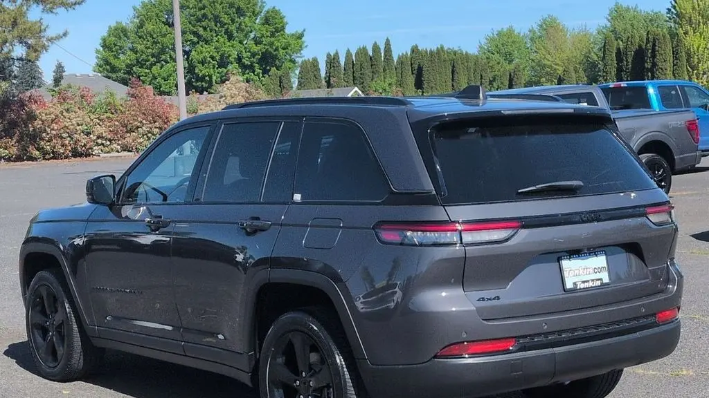 2023 Jeep Grand Cherokee Laredo X