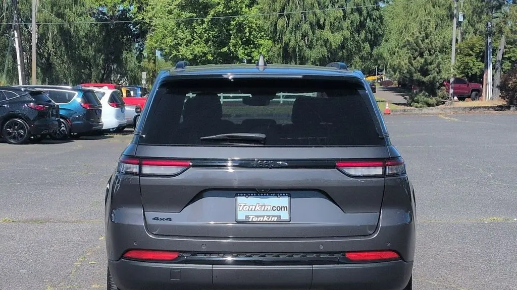 2023 Jeep Grand Cherokee Laredo X
