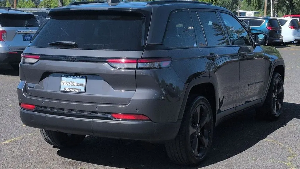 2023 Jeep Grand Cherokee Laredo X