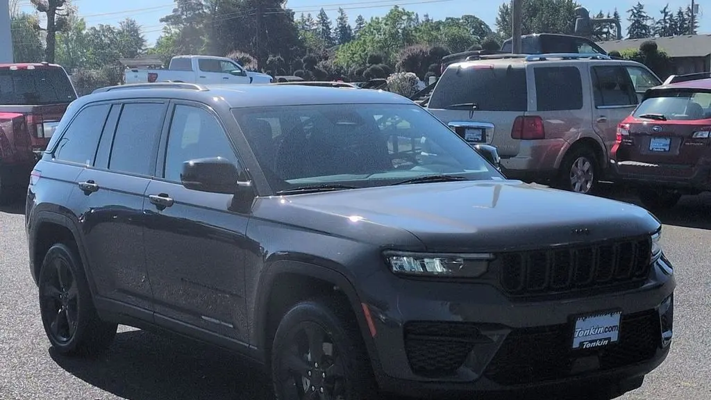 2023 Jeep Grand Cherokee Laredo X