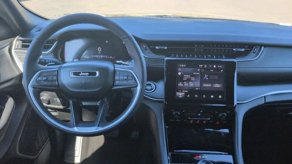 2023 Jeep Grand Cherokee Laredo X