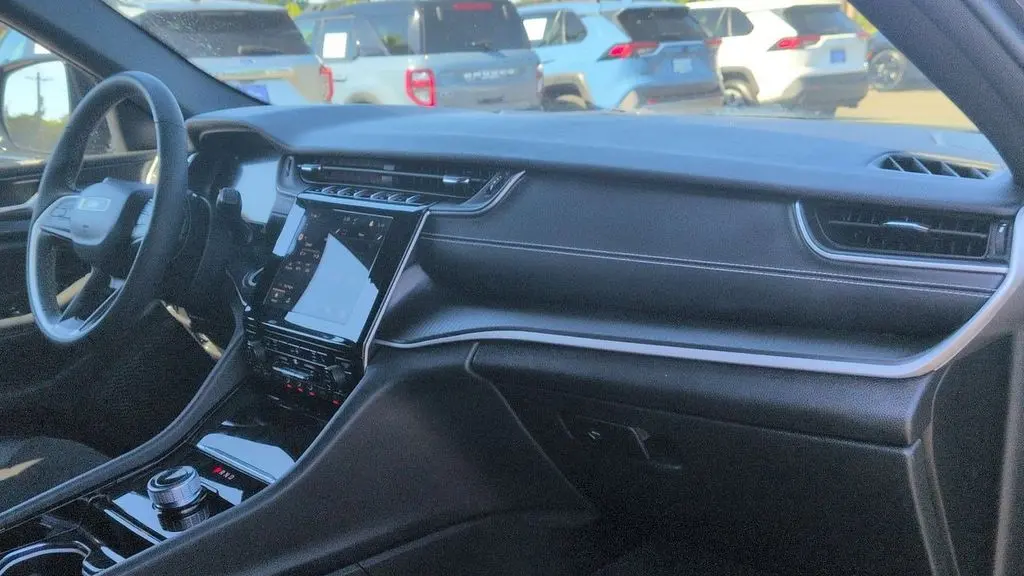 2023 Jeep Grand Cherokee Laredo X