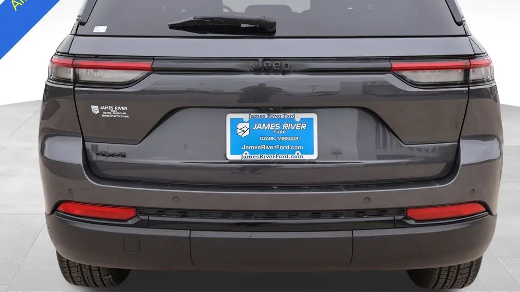 2023 Jeep Grand Cherokee Laredo X