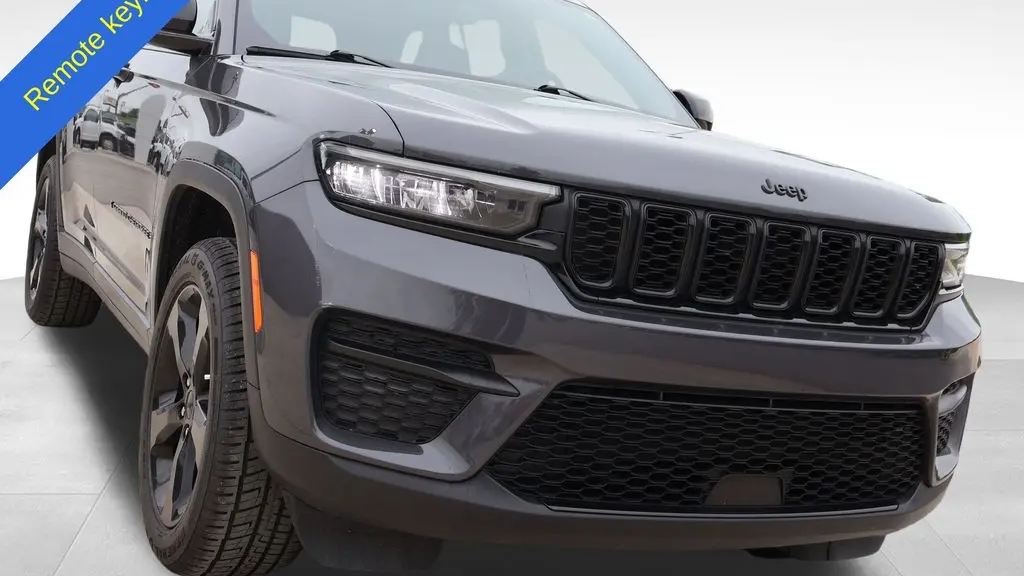 2023 Jeep Grand Cherokee Laredo X
