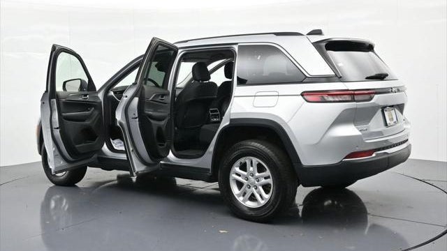 2023 Jeep Grand Cherokee Laredo X