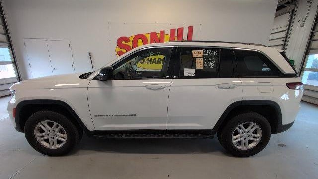 2023 Jeep Grand Cherokee Laredo