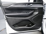 2023 Grand Cherokee Thumbnail 9