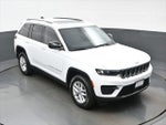 2023 Grand Cherokee Thumbnail 40