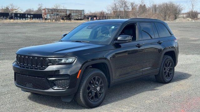 Preowned 2024 Jeep Grand Cherokee Laredo for Sale