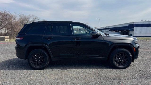 2024 Jeep Grand Cherokee Laredo