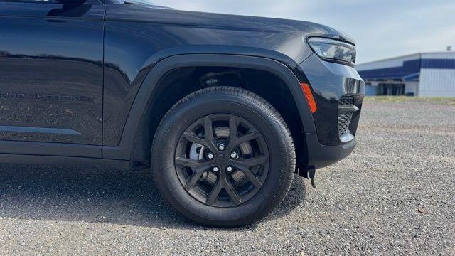 2024 Jeep Grand Cherokee Laredo