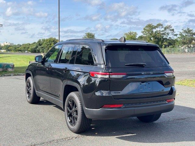 2024 Jeep Cherokee - $24,980