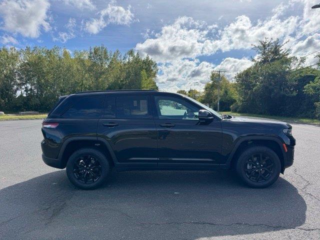 2024 Jeep Cherokee - $24,980