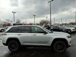 2024 Grand Cherokee Thumbnail 8