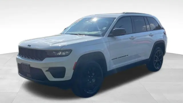 Preowned 2025 Jeep Grand Cherokee Laredo for Sale