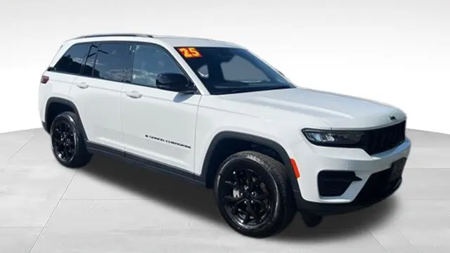 2025 Jeep Grand Cherokee Laredo