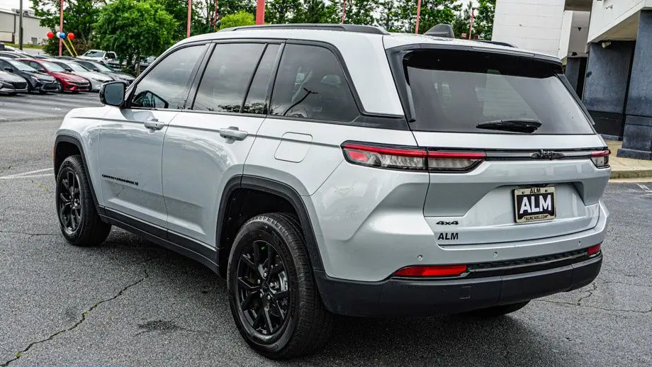 2025 Jeep Grand Cherokee Altitude