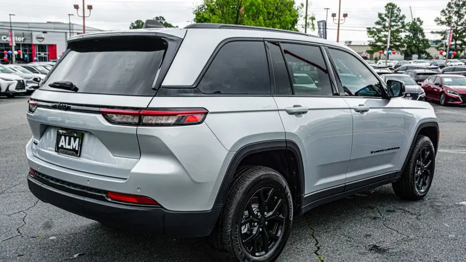 2025 Jeep Grand Cherokee Altitude