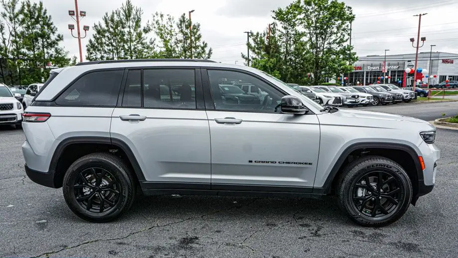2025 Jeep Grand Cherokee Altitude