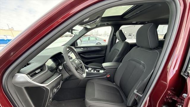 2026 Jeep Grand Cherokee Laredo