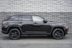 2022 Grand Cherokee Thumbnail 4