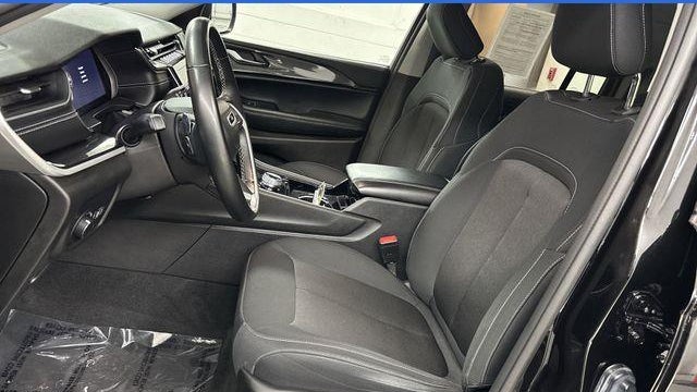 2022 Jeep Grand Cherokee Laredo