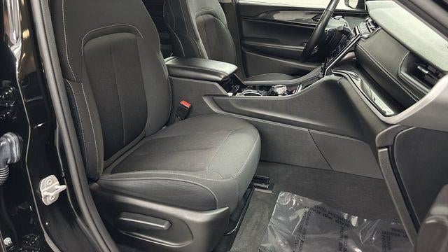 2022 Jeep Grand Cherokee Laredo