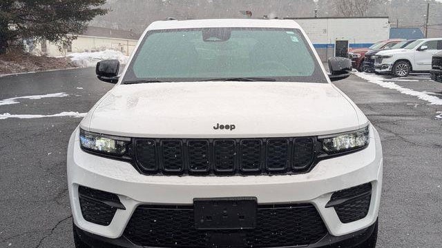 2023 Jeep Grand Cherokee Laredo X