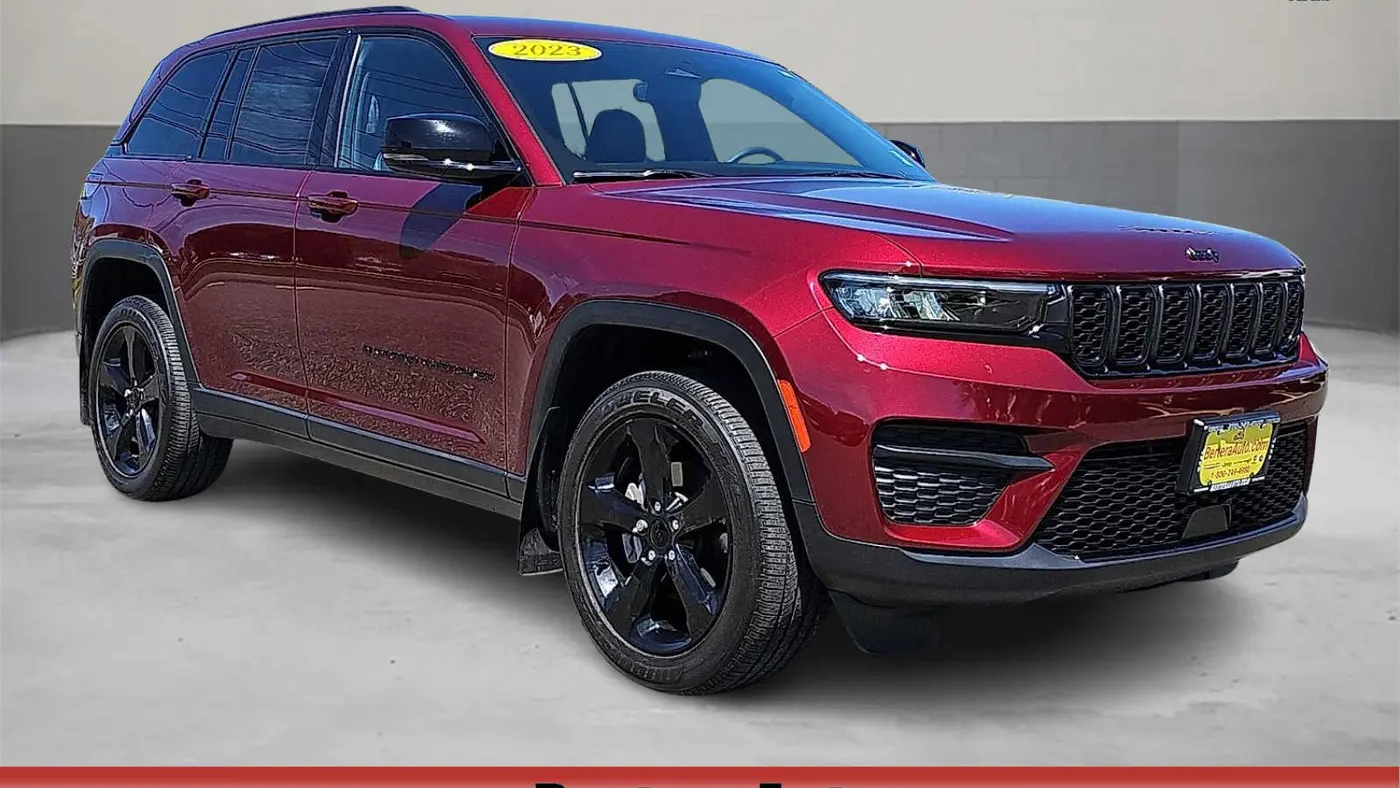 Preowned 2023 Jeep Grand Cherokee Altitude for Sale
