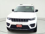 2023 Grand Cherokee Thumbnail 3