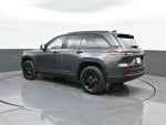 2024 Grand Cherokee Thumbnail 5