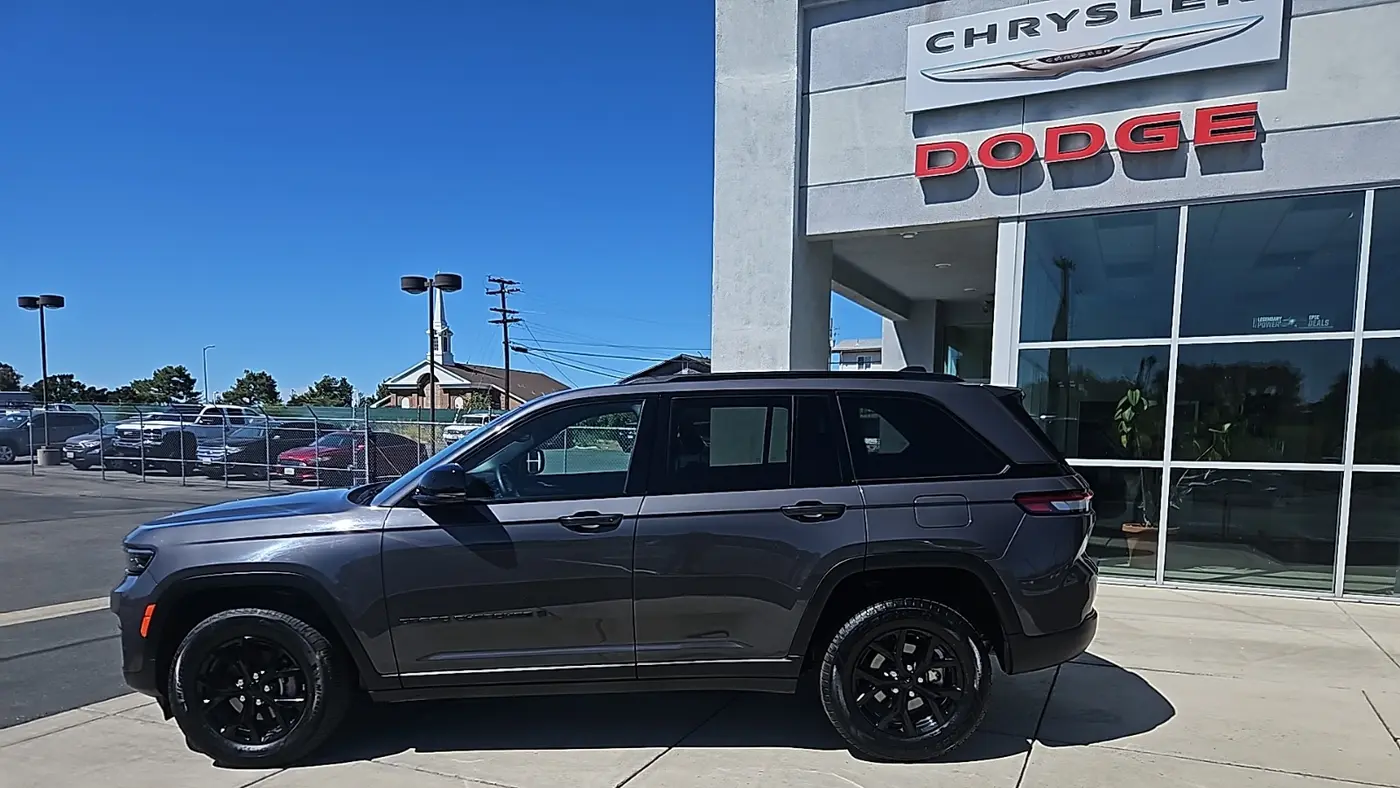 2024 Jeep Grand Cherokee Laredo