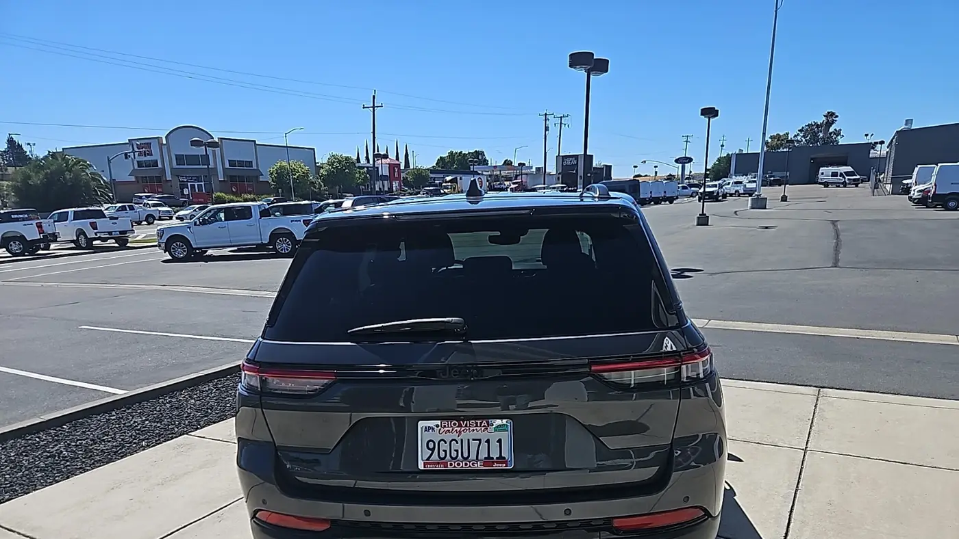2024 Jeep Grand Cherokee Laredo