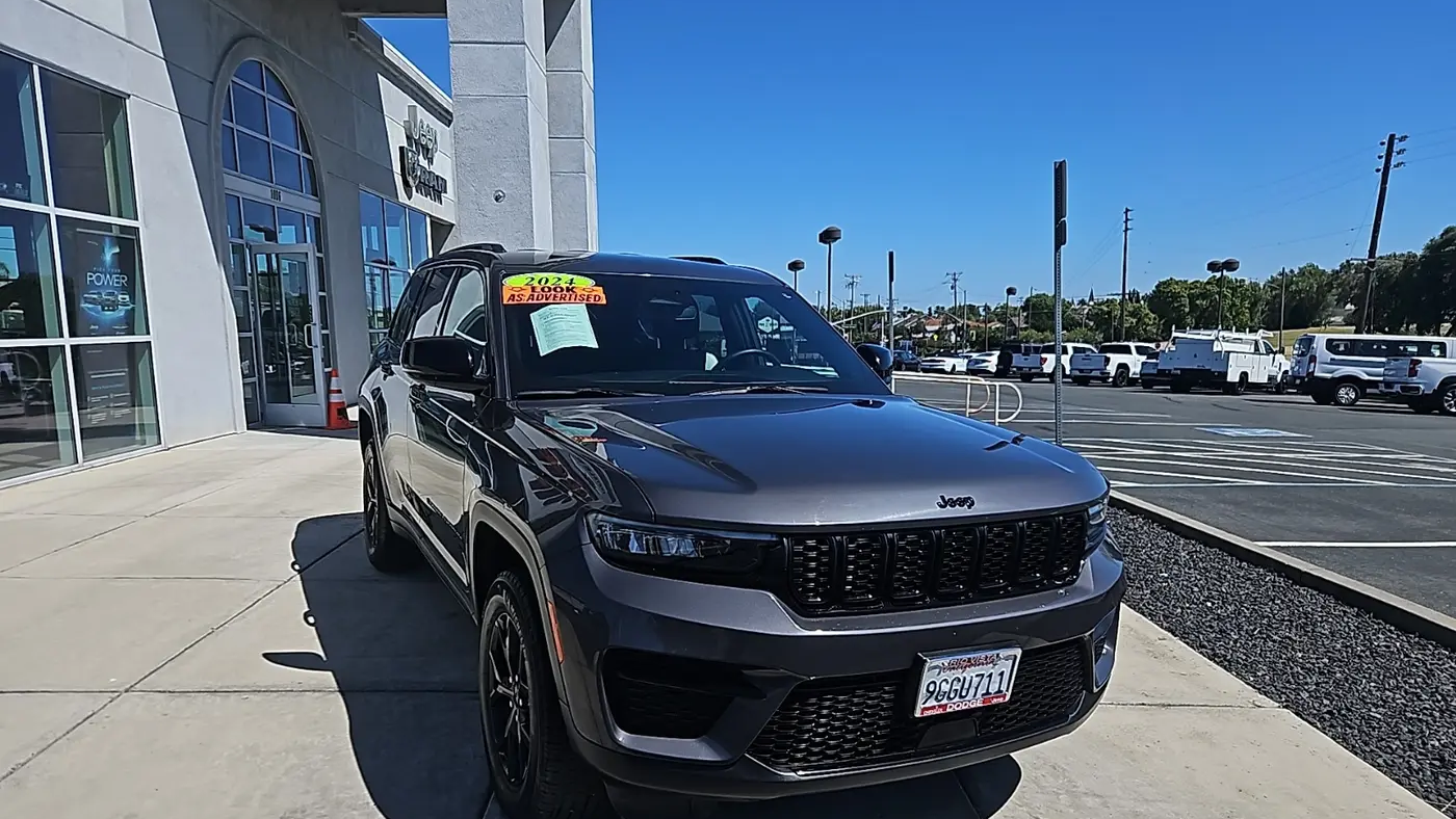 2024 Jeep Grand Cherokee Laredo