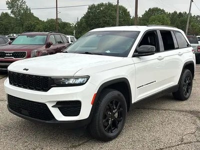 2024 Jeep Grand Cherokee 4X4 Laredo 4DR SUV