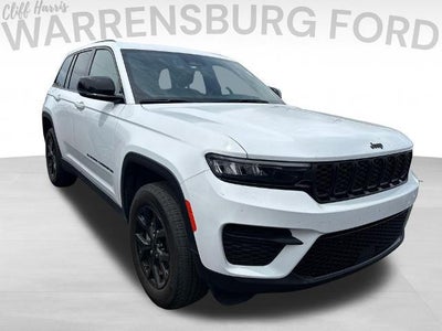 Photo of a 2025 Jeep Grand Cherokee 4X4 Laredo 4DR SUV for sale