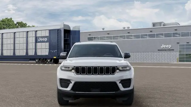 2026 Jeep Grand Cherokee Laredo