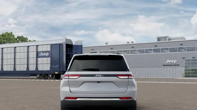 2026 Jeep Grand Cherokee Laredo