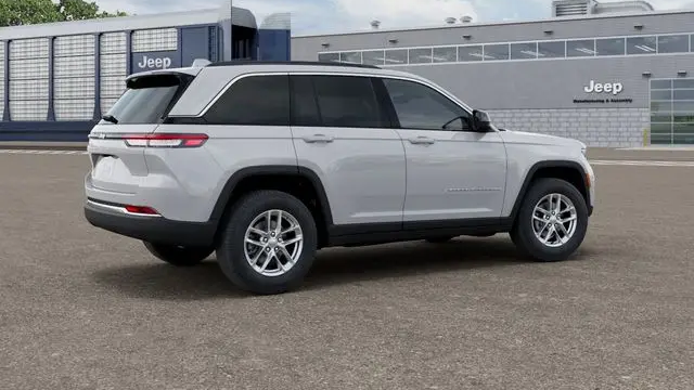 2026 Jeep Grand Cherokee Laredo