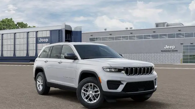 2026 Jeep Grand Cherokee Laredo