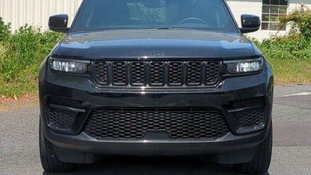 2023 Jeep Grand Cherokee Laredo X