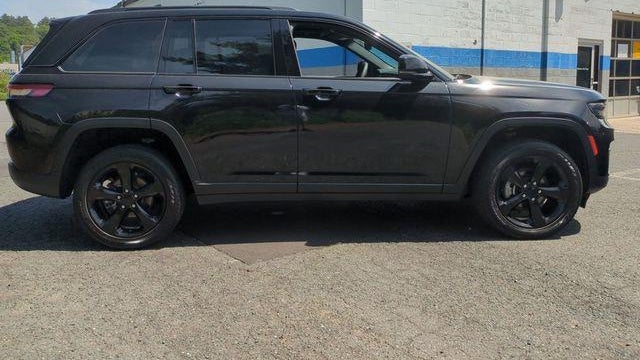 2023 Jeep Grand Cherokee Laredo X