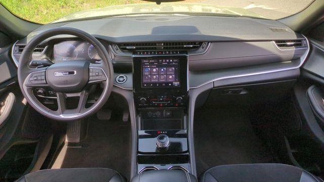2023 Jeep Grand Cherokee Laredo X