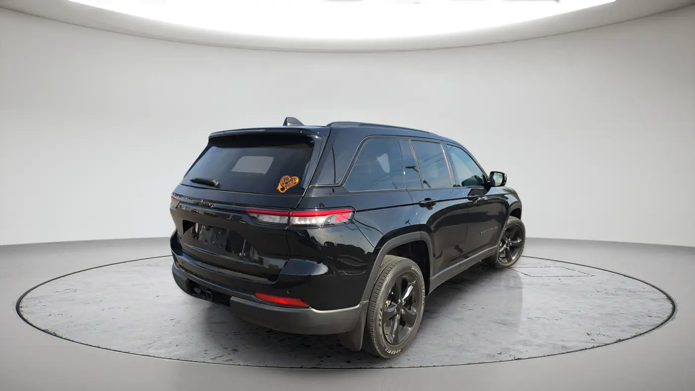 2023 Jeep Grand Cherokee Laredo X