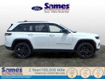 2023 Grand Cherokee Thumbnail 2