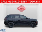2023 Grand Cherokee Thumbnail 4