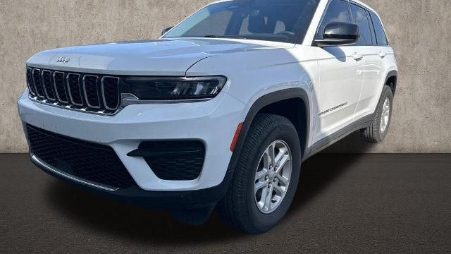 Preowned 2023 Jeep Grand Cherokee Altitude for Sale