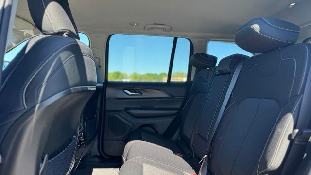 2023 Jeep Grand Cherokee Laredo X